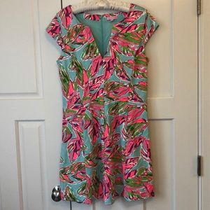 Lilly Pulitzer Stretchy Short-sleeved dress - L